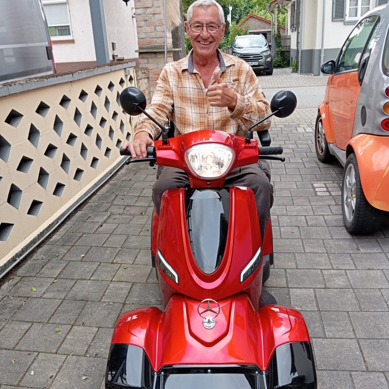 Enable Independent Travel ! The Four - wheeled Electric Scooter Empowers the Disabled and the Elderly.