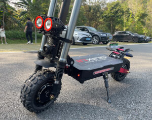 V7 electric scooter